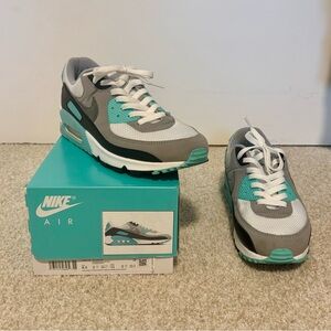 Nike Air Max 90 
9.5 Men's 11 Women's 
White/Gray/Turquoise